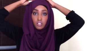 Comment mettre un foulard carré