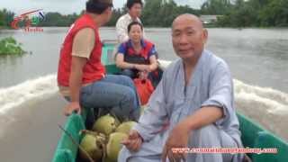 CLHT PHỐI HỢP KHÁM BỆNH VÀ PHÁT QUÀ CHO NGƯỜI GIÀ VÀ HỌC SINH NGHÈO TẠI KIÊN GIANG 22 - 9 - 2013