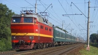 Электровоз ЧС2Т-988 с поездом №061 (СПб → Москва) и приветливый помощник машиниста