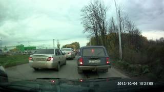 06.10.2012 Уфа хамло на форестере Н456МТ102 возле ИКЕЯ