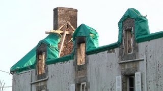 Larmor-Baden, un village breton en proie à de mystérieux incendies - 11/04