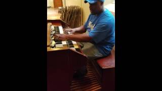Hammond RT-3 and Leslie 31H Completely Restored featuring Bishop T L Butler having fun!