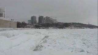 Как скрипит замерзшее море. Одесса, февраль 2012. / Frozen sea