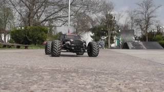 Машина на радиоуправлении 4WD Brushed Monster Truck распаковка, тест драйв