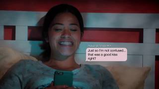 Jane the Virgin logoless l 4x09 l Jane and Rafael texting after kiss