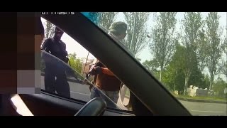 Впервые на видео! Милиция вместе с Террористами ДНР расправляются с водителем в г. Донецк. ЛНР