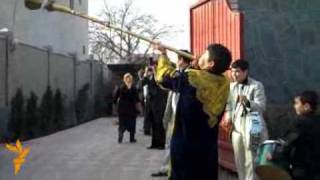 Uzbek Бишкек карнайчилари тўйда