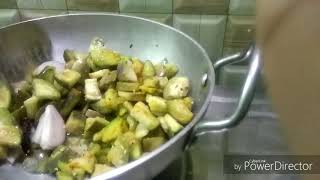 How to prepare brinjal curry in Telugu for beginners?