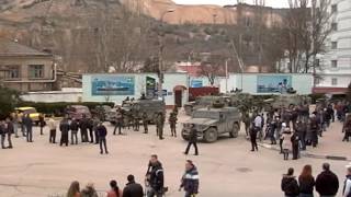 Тревожная ночь в Крыму: Россияне разворовывают оружие в украинских военных частях