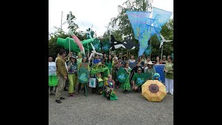 350Seattle.org present Green New Deal in Seattle's 2019 Fremont Solstice Parade