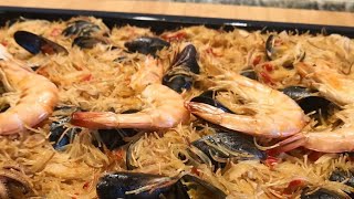 FIDEUA EN LA BANDEJA DE HORNO