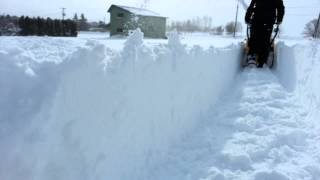 雪がこんなに積もってもハイガー除雪機（HG-K6560B）で簡単除雪！