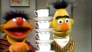 Ernie und Bert - Tassen zählen (Sesamstrasse)
