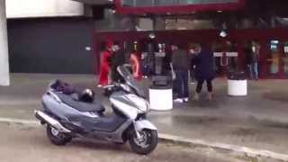 Kız kavgası sonunda çıplak kalan kız