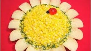 КАК УКРАСИТЬ САЛАТ — СЕТОЧКА ИЗ МАЙОНЕЗА И ЛЕПЕСТКИ ИЗ ЧИПСОВ