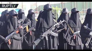 Machine guns, RPGs & kids: Yemen female fighters stage massive anti-Saudi 'peace rally'