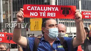 "Catalonia has no king" - Activists protest against King Felipe VI"s visit to Barcelona motor show