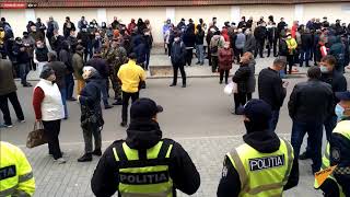 Митинг в Кишиневе: протестующие вышли перед зданием Конституционного Суда