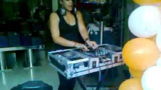 DJ MEXICANA LINDURA  CON SANGRE-ELECTRONICA