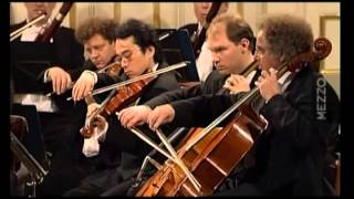 Symphony 87 in A major, J  Haydn   Mozarteum Orch  of Salzbourg