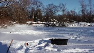 Жерлицы на небольшой речке Сок. Ice fishing for pike.