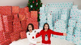 CHRISTMAS MORNING OPENING PRESENTS! SISTERS BIGGEST SURPRISE-American Girl, LOL, SLIME