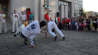 День открытых дверей в школе танца Nesaim. Выступление группы Axe Capoeira