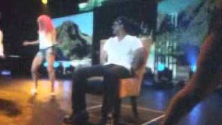 nicki minaj GIVING A FAN A LAP DANCE