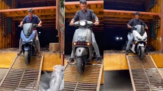 Unloading of All new Keeway Vieste & Sixties 300 | Keeway ???? !| First Look |!