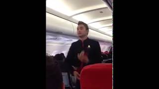 Air Asia Safety Demo yang BeST... HaHahaha