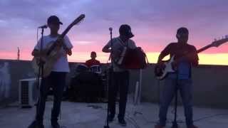 grupo escuadron rojo ensayando mi casa nueva adrian