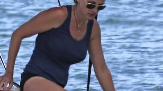 Julia Roberts Shows Off Her Enviable Bikini Body in Hawaii