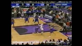 Vince Carter rare crazy move around Houston vs Knicks