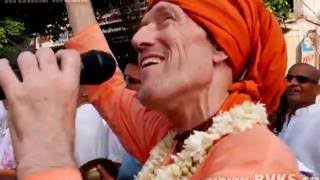 Melodious Kirtan, Bhakti Vikasa Swami, ISKCON VVNagar Rathayatra 2016c