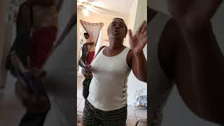 DRUNK LADY GETTING PUT OUT ??‍♂️??‍♂️??‍♂️