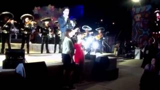 Alejandro Fernández canta en b20