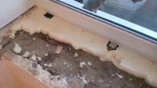 демонтаж пластикового подоконника