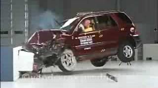 Mercedes M-Class crash test (IIHS)