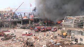 Рядом с местом взрыва в порту Бейрута возник пожар