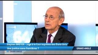 Le juge américain Stephen Breyer plaide pour une "diplomatie judiciaire"