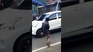 VIRAL!!! LUCU!!! Gimarjid menyanyikan lagu India sambil bergelantungan di mobil pick up