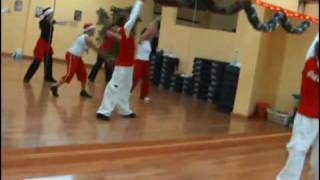 Aerobic_choreography_Natale_2009_di_Lenka