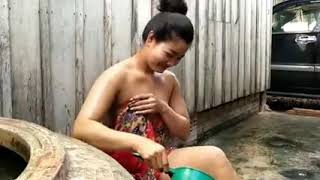 Masak Sambil Mandi Janda Semok