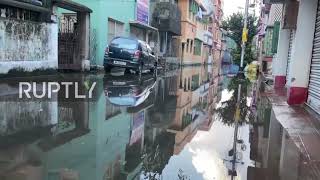 India: Streets submerged as Kolkata hit by flooding