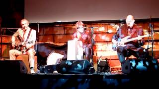 I follow rivers by Triggerfinger @ Ray´s Guesthouse (Frankfurt)