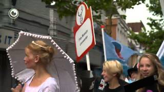 Drukke Uitmarkt in Leeuwarden