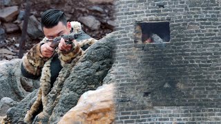 日軍仗著炮樓壓得共軍抬不起頭，不料狙擊手發威，直接一槍端掉日軍火力點！ 抗日