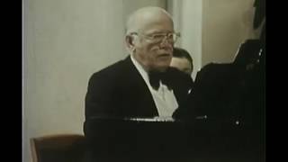 Sviatoslav Richter plays Rachmaninov - Polichinelle Op 3, No 4 HD