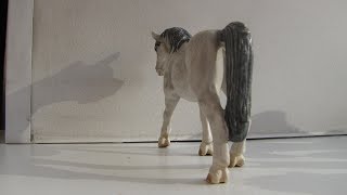 Обзор лошади от SCHLEICH 2001 года, Липиццианская лошадь