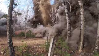 Снос аварийного здания военными инженерами в Амурской области